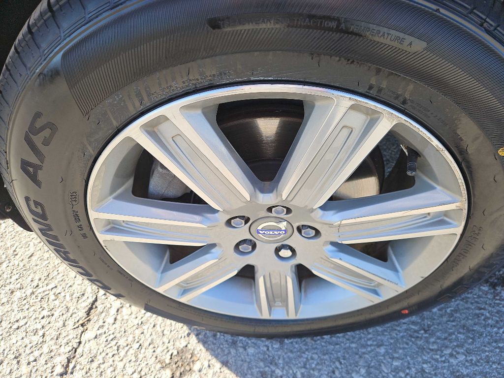 2016 Volvo XC60 Image 9