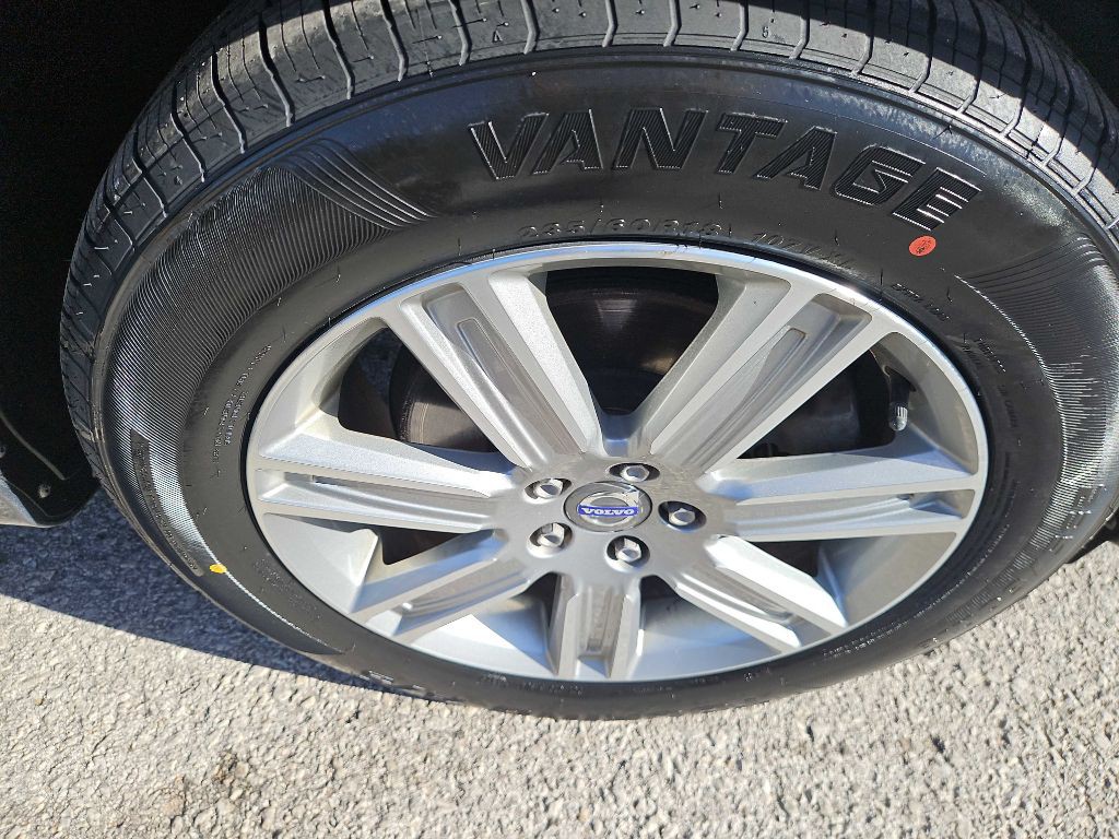 2016 Volvo XC60 Image 15