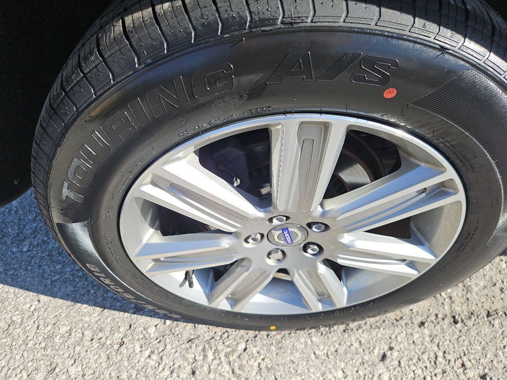 2016 Volvo XC60 Image 17