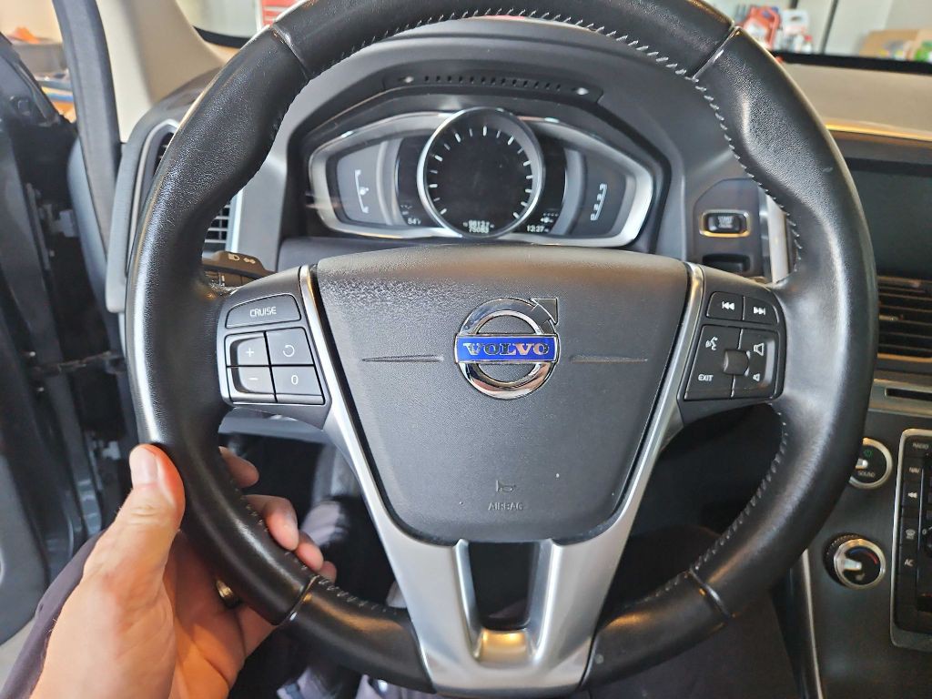 2016 Volvo XC60 Image 27