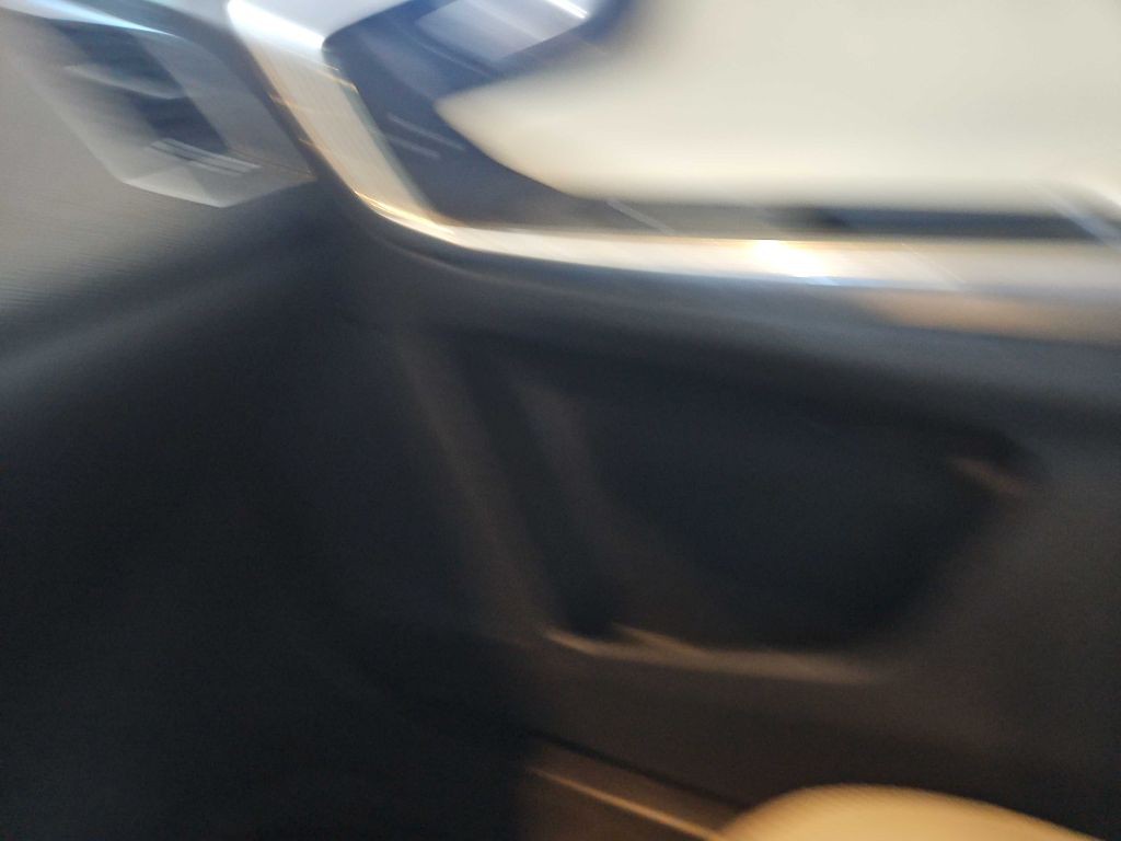 2016 Volvo XC60 Image 32