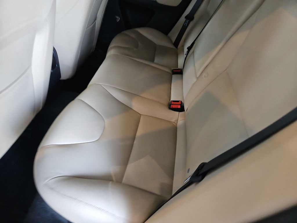 2016 Volvo XC60 Image 37