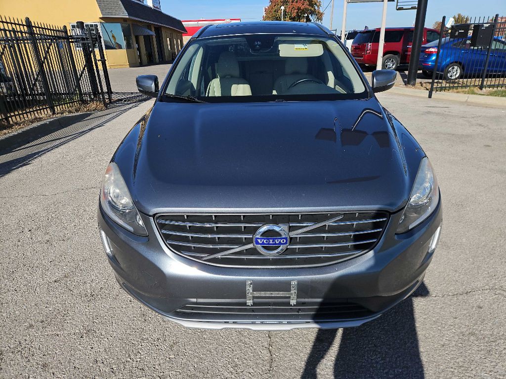 2016 Volvo XC60 Image 2