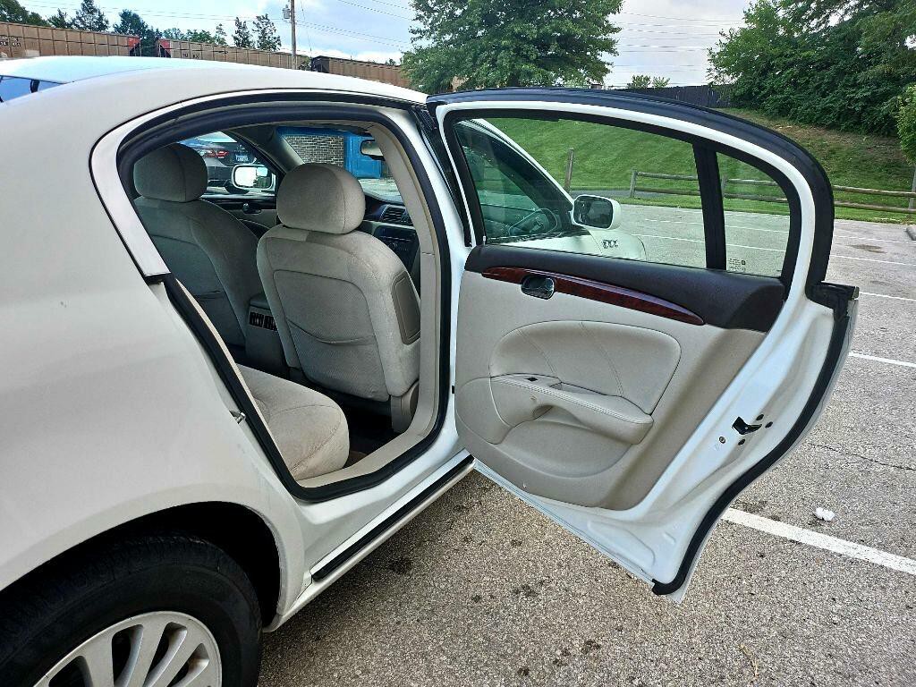 2008 Buick Lucerne Image 25