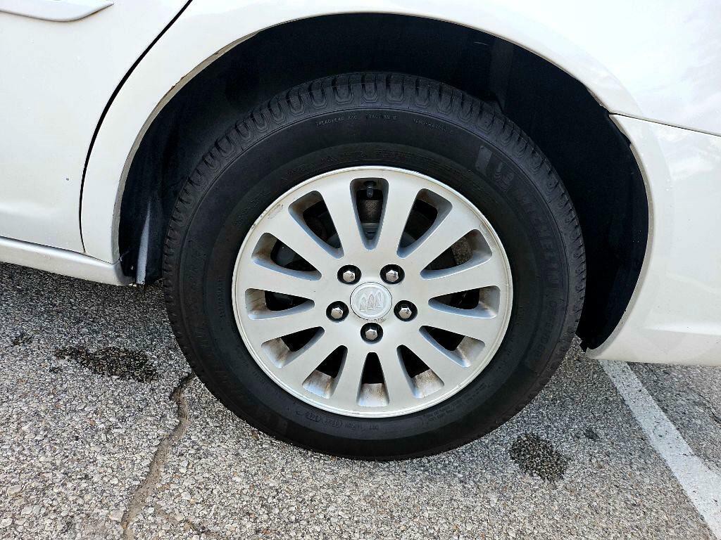 2008 Buick Lucerne Image 30