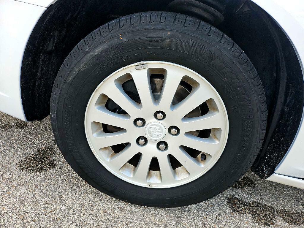 2008 Buick Lucerne Image 31