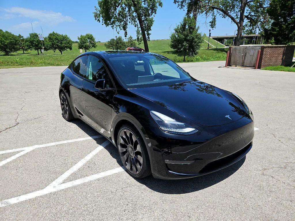 2021 Tesla Model Y Image 3