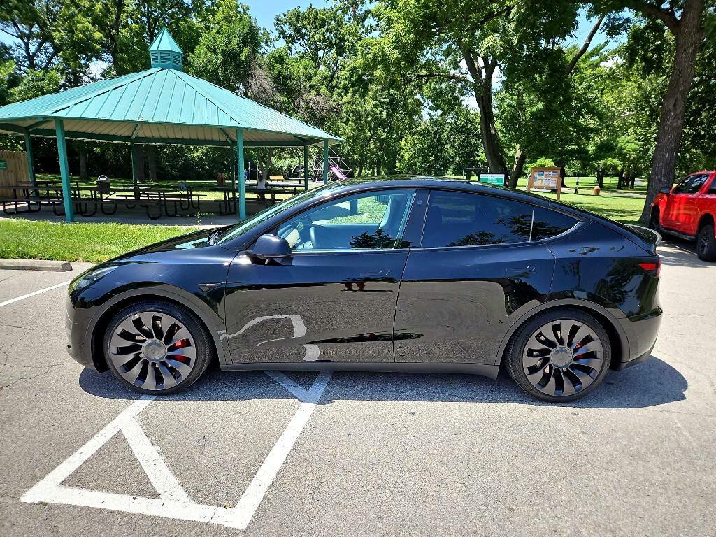 2021 Tesla Model Y Image 8