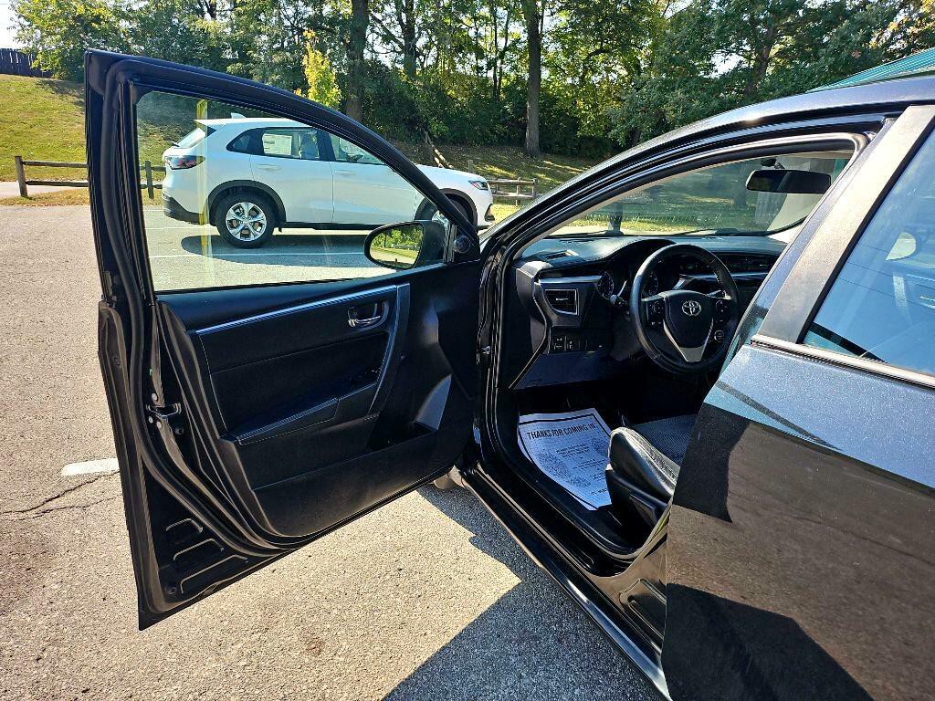 2016 Toyota Corolla Image 9