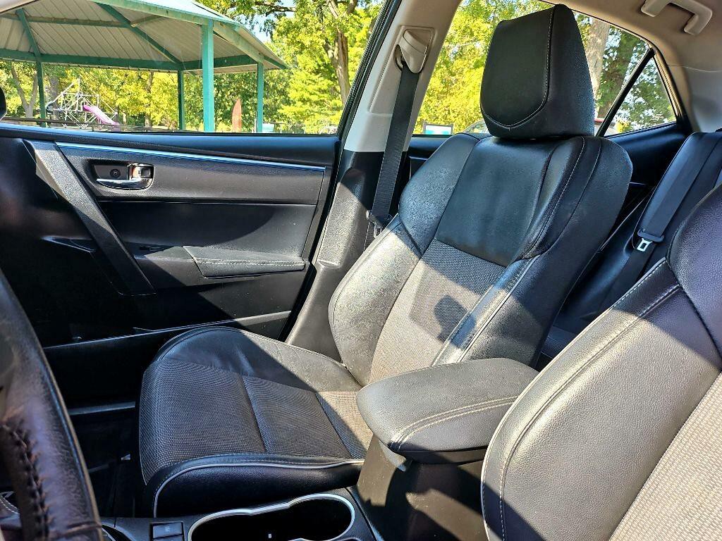 2016 Toyota Corolla Image 12