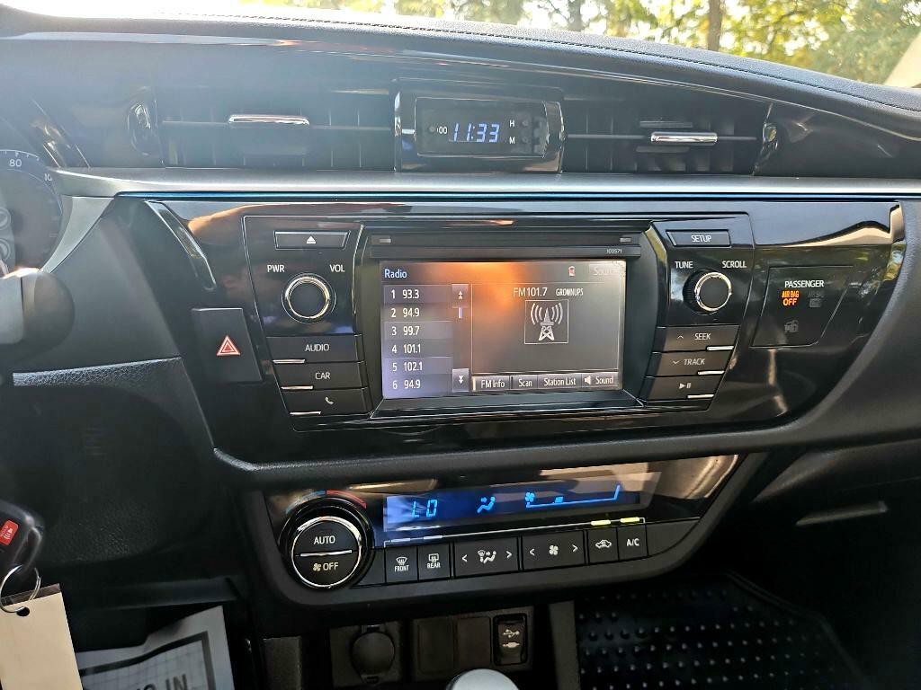 2016 Toyota Corolla Image 15