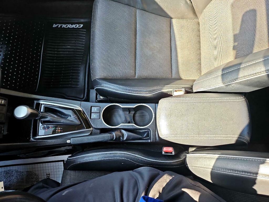 2016 Toyota Corolla Image 17