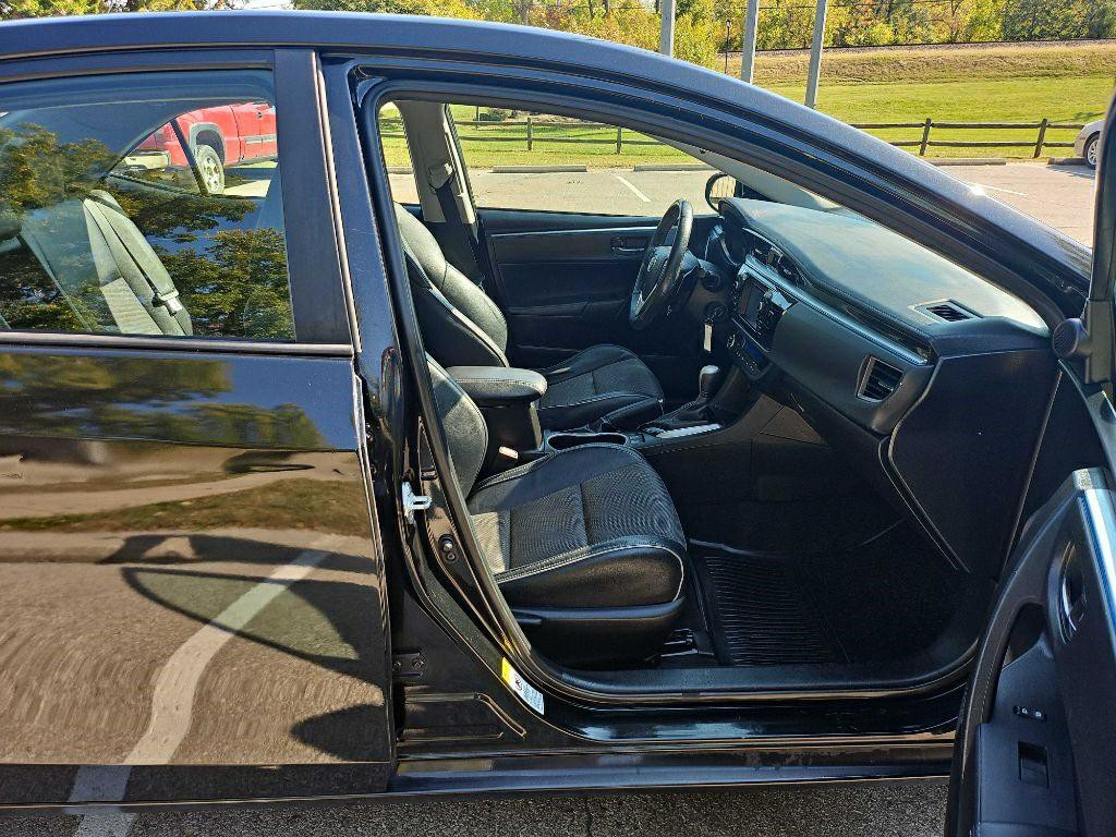 2016 Toyota Corolla Image 19