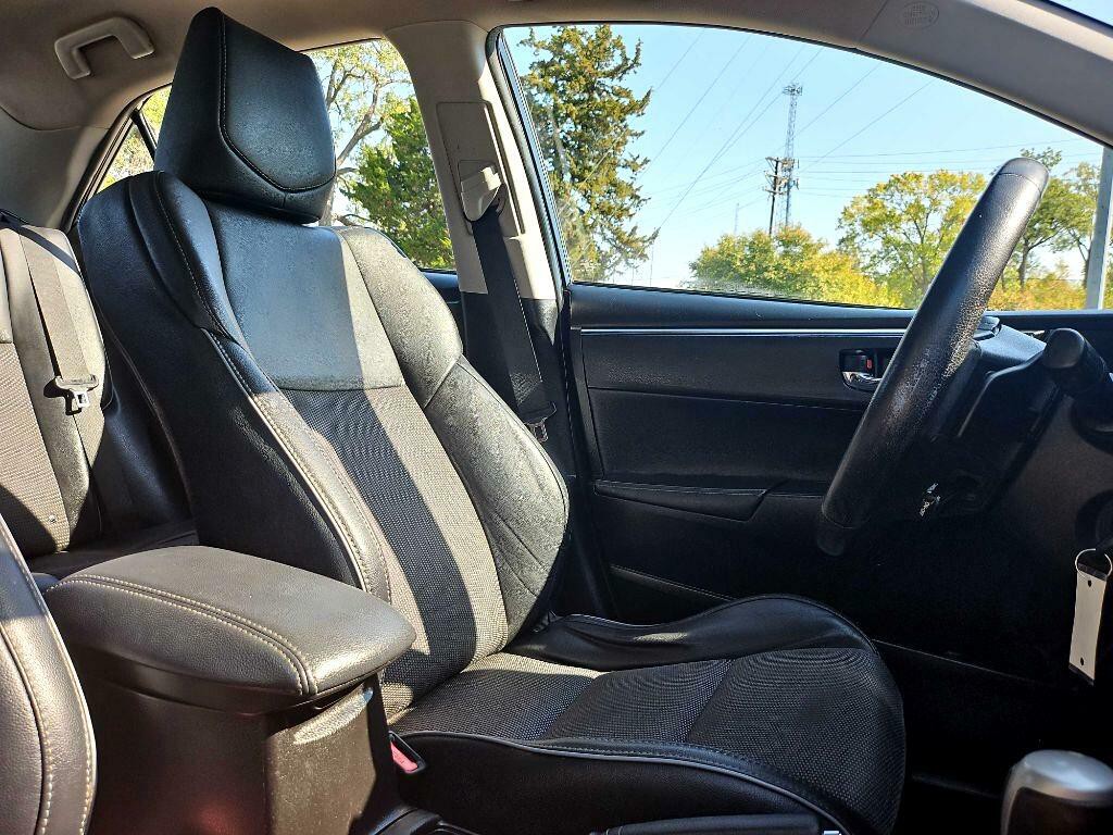 2016 Toyota Corolla Image 21