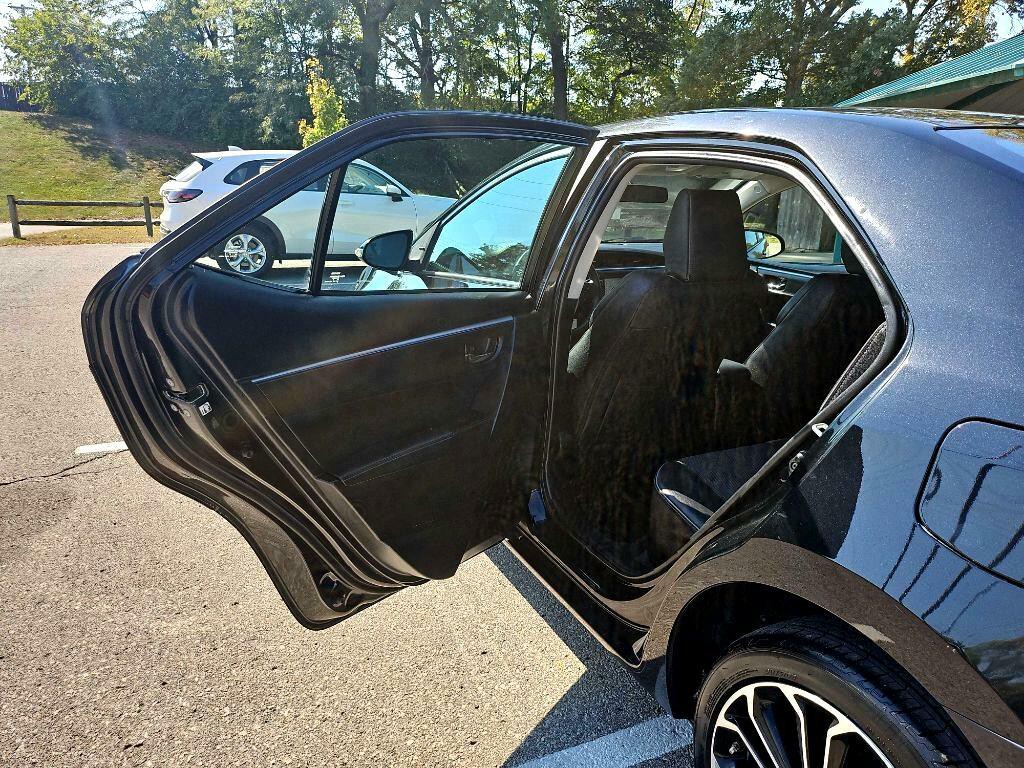 2016 Toyota Corolla Image 23