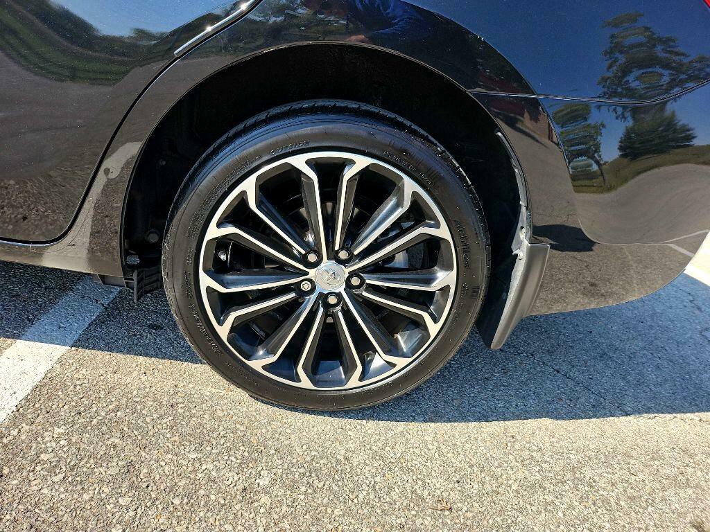 2016 Toyota Corolla Image 32