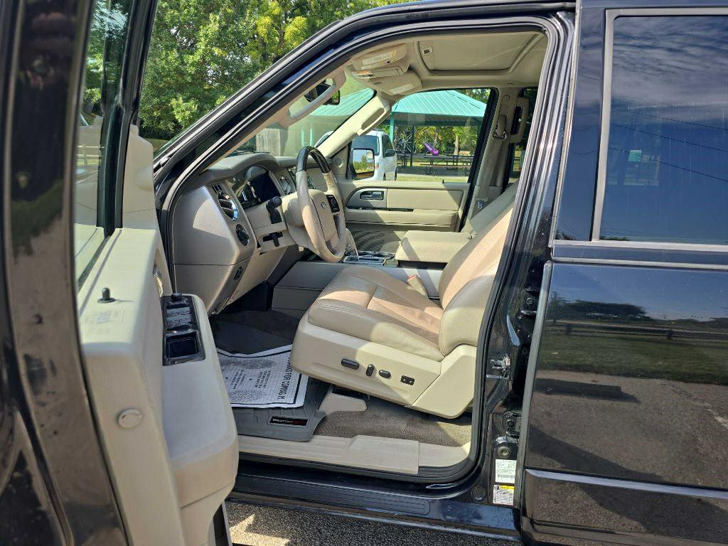 2012 Ford Expedition Image 10
