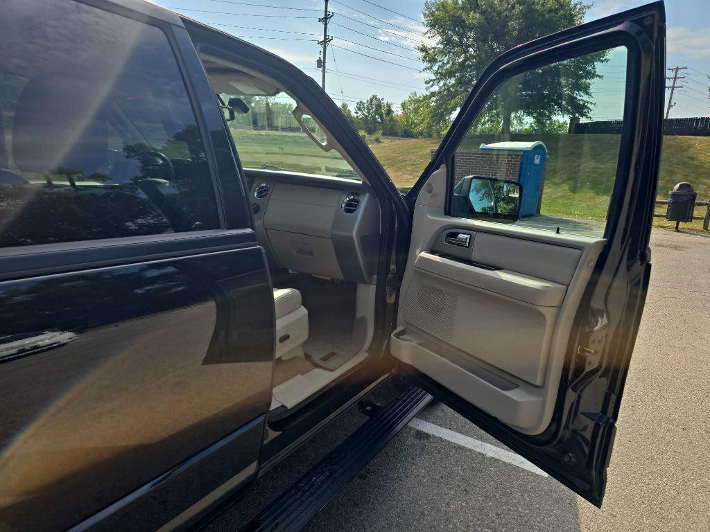 2012 Ford Expedition Image 19