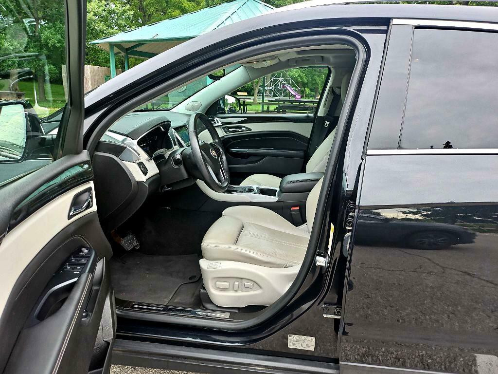 2013 Cadillac SRX Image 10