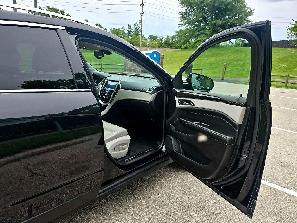 2013 Cadillac SRX Image 20