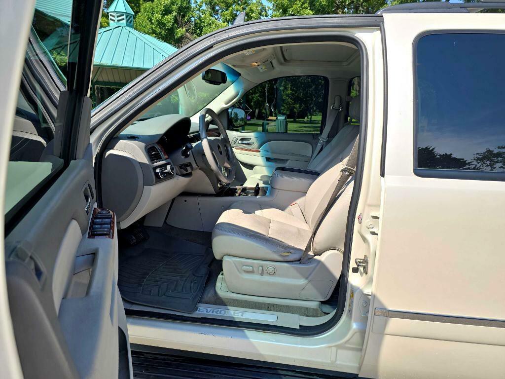 2011 Chevrolet Tahoe Image 10