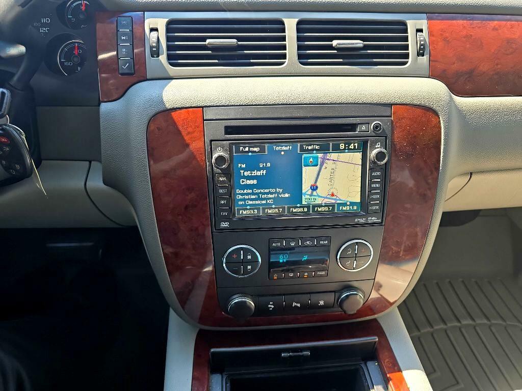 2011 Chevrolet Tahoe Image 15