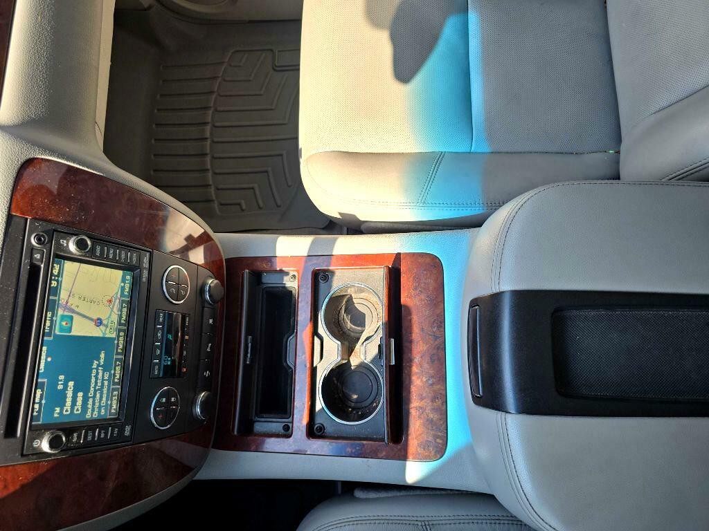 2011 Chevrolet Tahoe Image 19