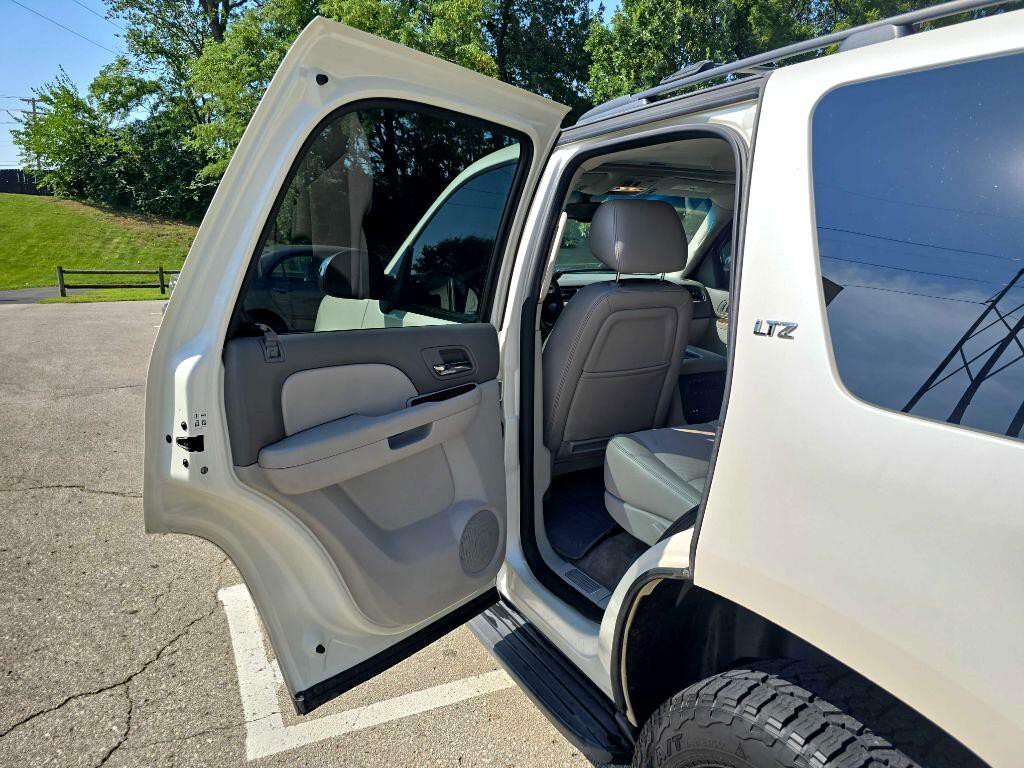 2011 Chevrolet Tahoe Image 25