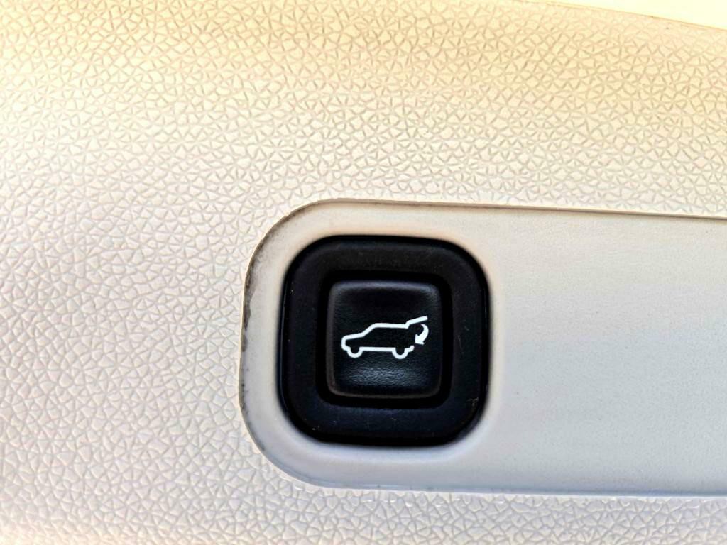 2011 Chevrolet Tahoe Image 35