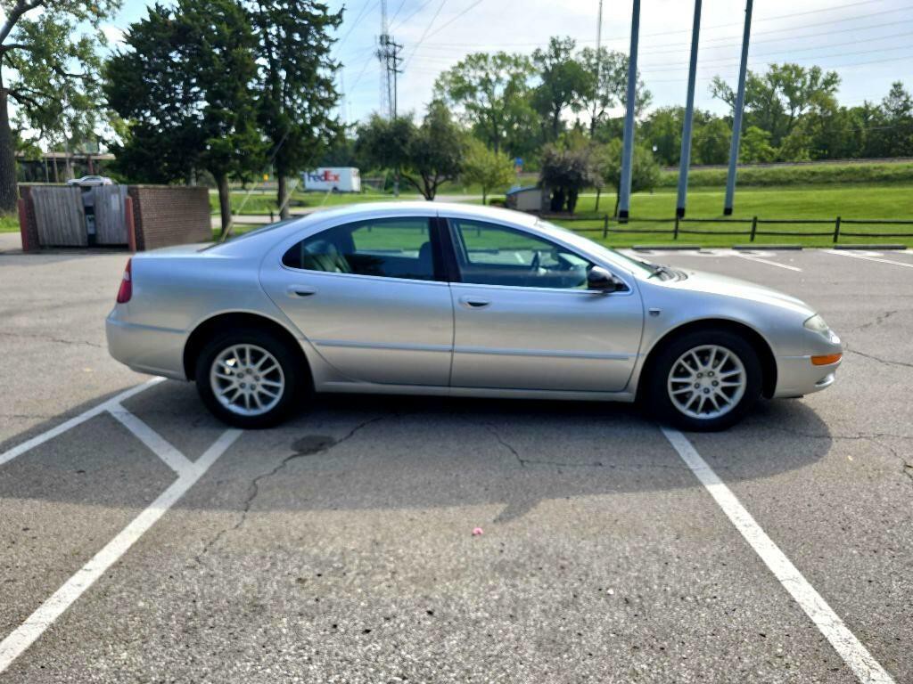 2003 Chrysler 300M Image 4