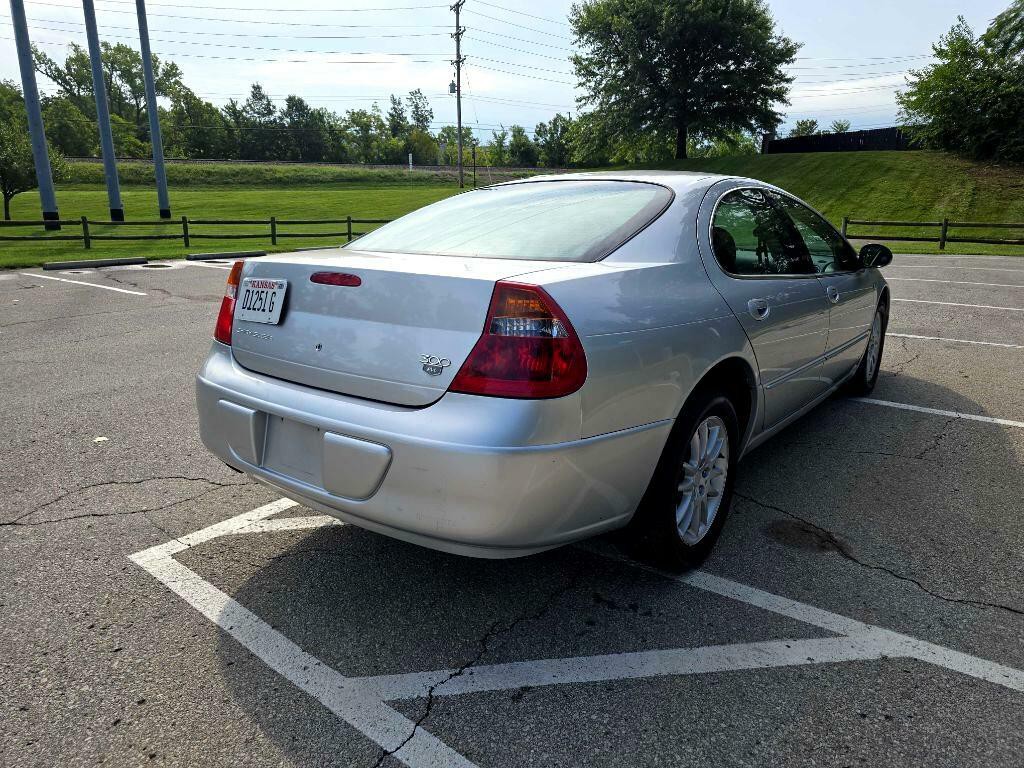 2003 Chrysler 300M Image 5