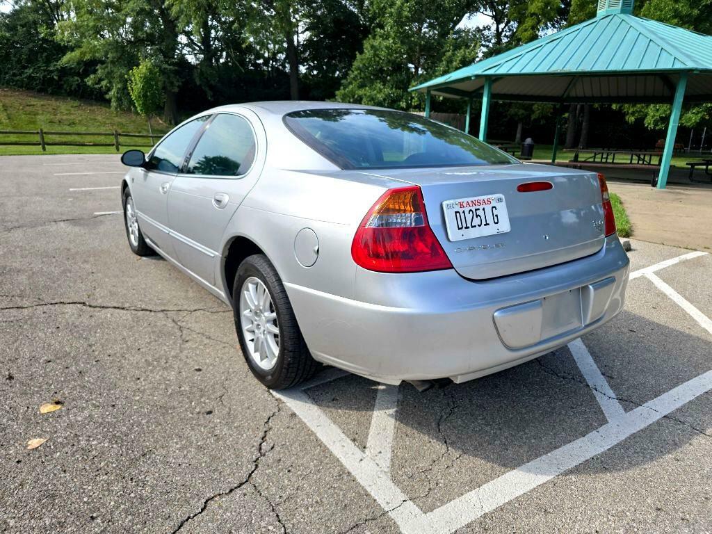 2003 Chrysler 300M Image 7