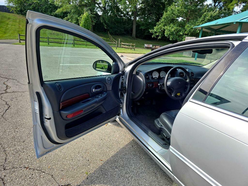 2003 Chrysler 300M Image 9