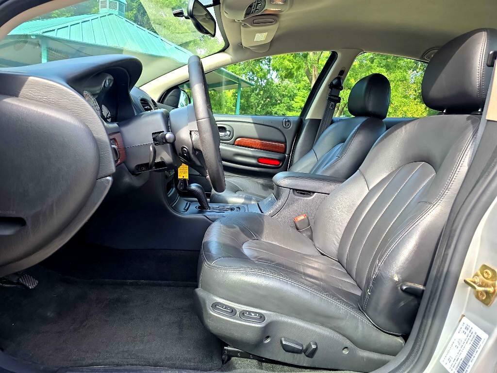 2003 Chrysler 300M Image 11