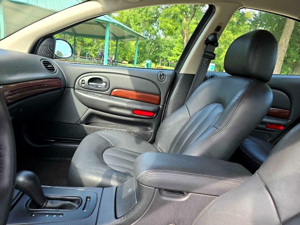 2003 Chrysler 300M Image 12
