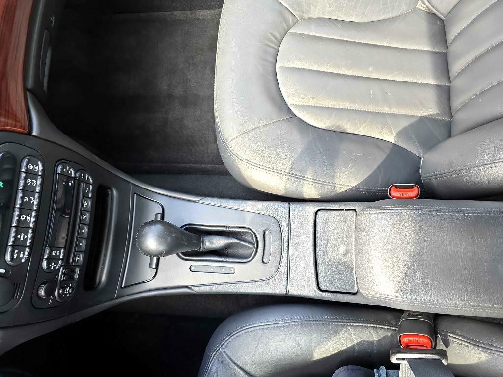 2003 Chrysler 300M Image 16