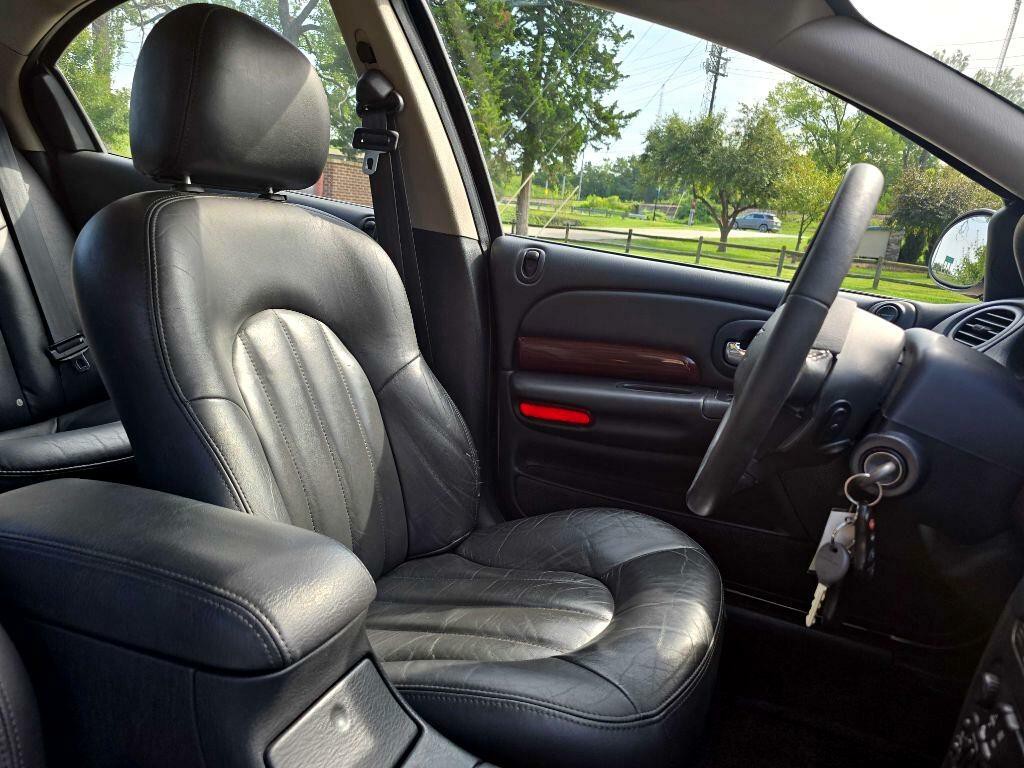 2003 Chrysler 300M Image 20