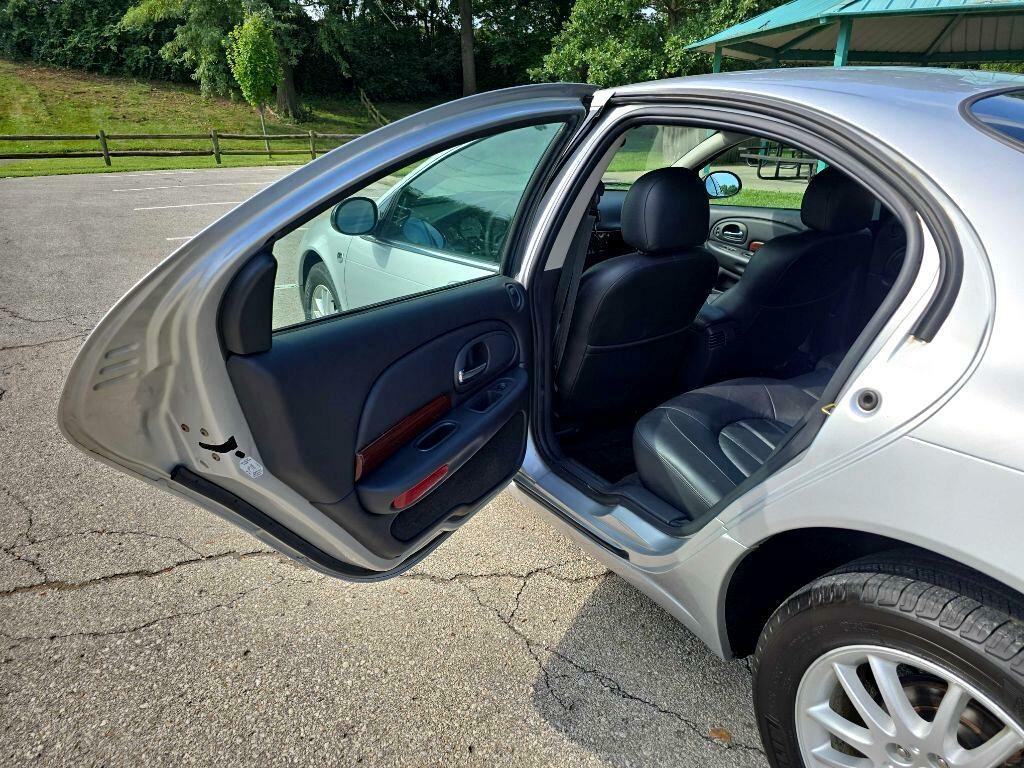 2003 Chrysler 300M Image 22