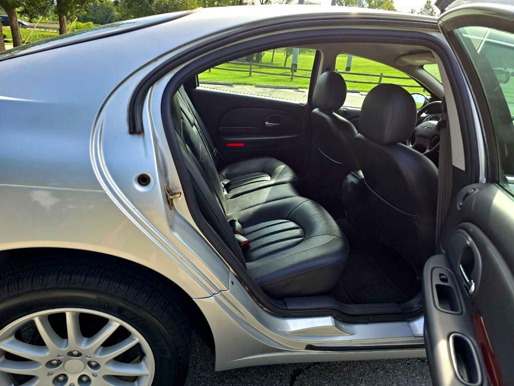 2003 Chrysler 300M Image 26