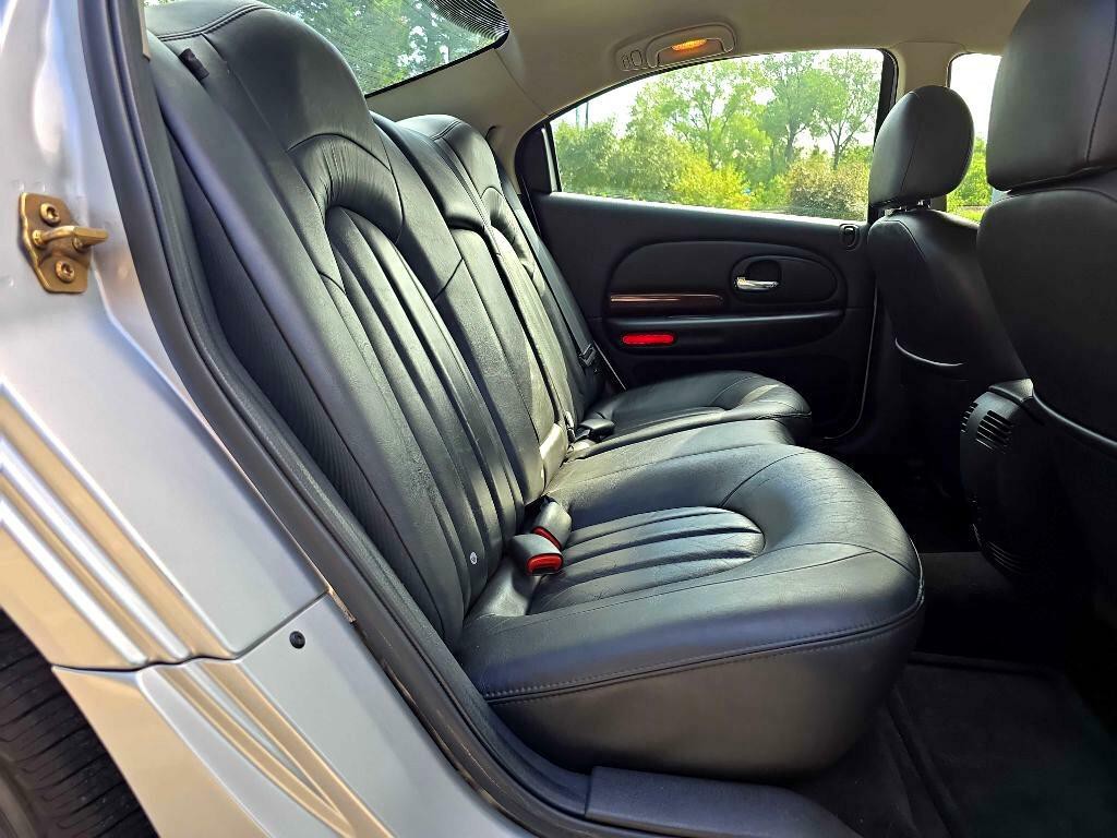 2003 Chrysler 300M Image 27