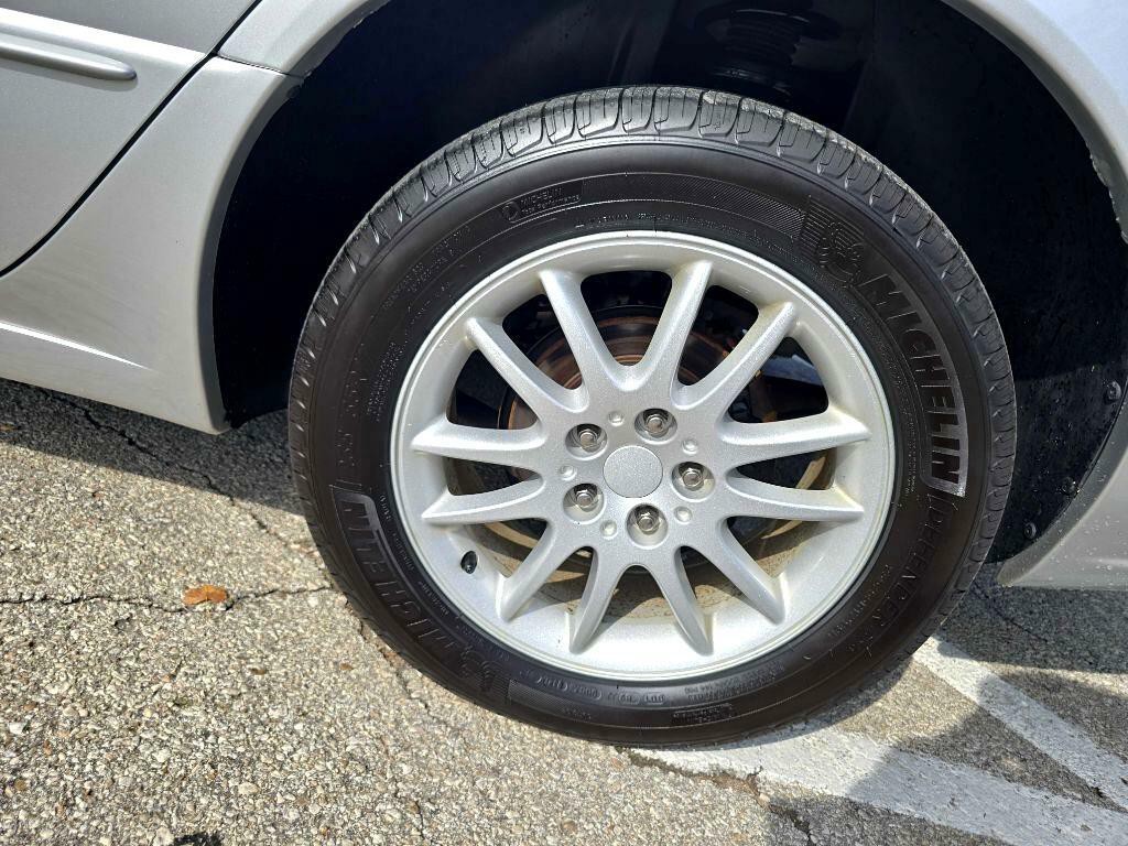 2003 Chrysler 300M Image 30