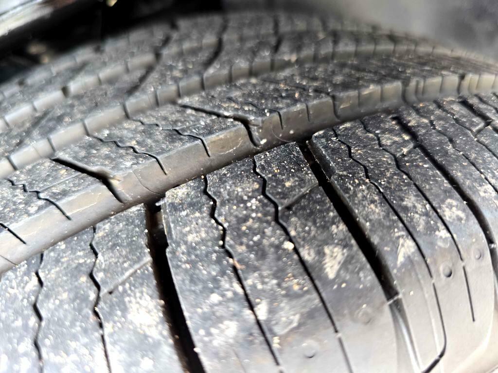 2003 Chrysler 300M Image 31