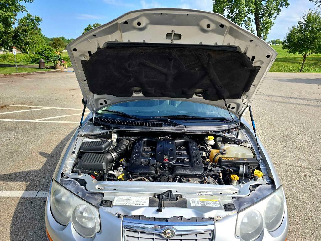 2003 Chrysler 300M Image 38