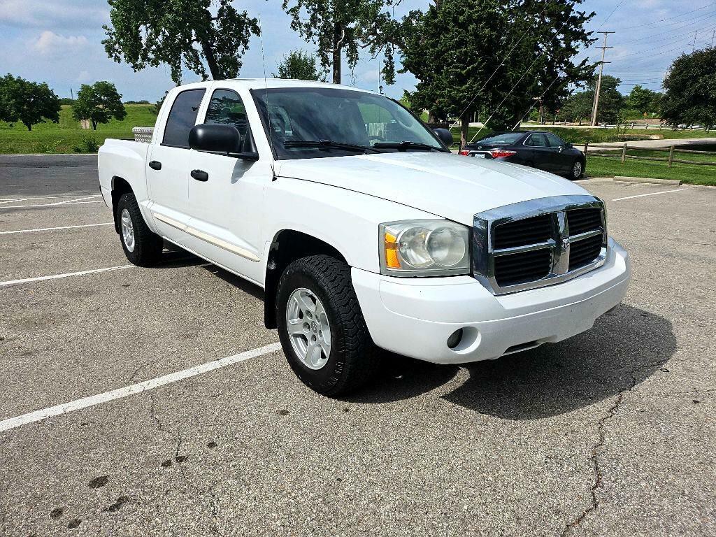 2005 Dodge Dakota Image 3