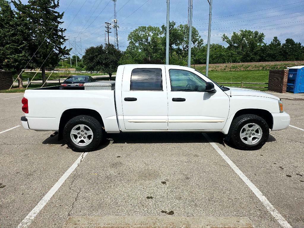 2005 Dodge Dakota Image 4