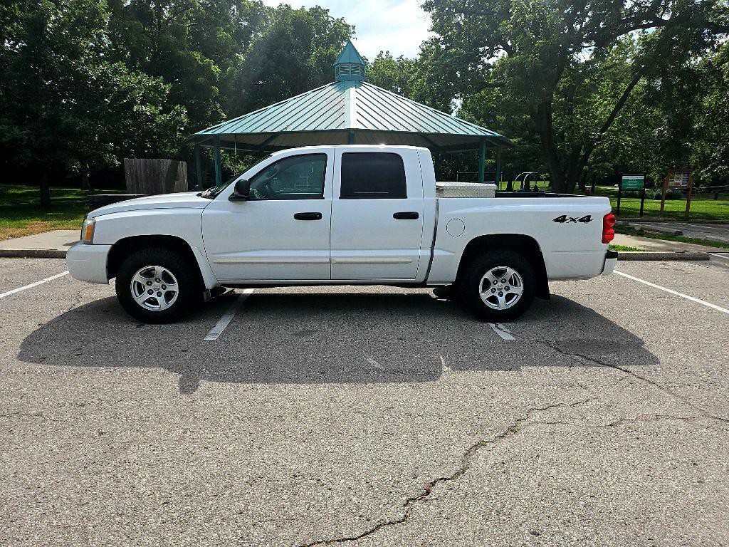 2005 Dodge Dakota Image 8