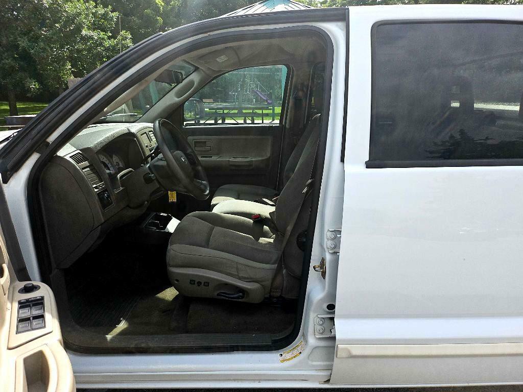 2005 Dodge Dakota Image 10