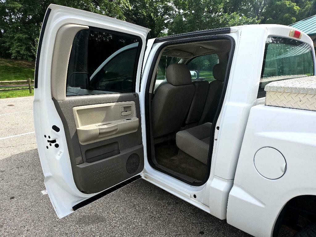 2005 Dodge Dakota Image 22