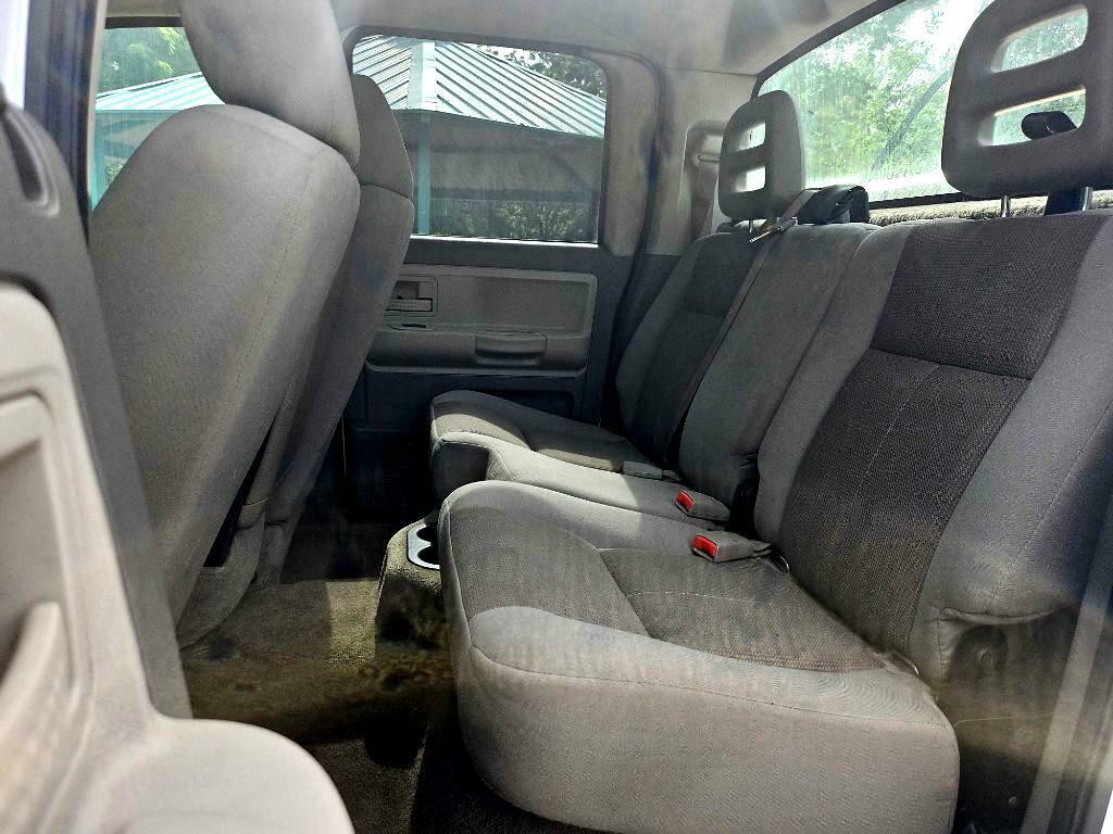 2005 Dodge Dakota Image 24