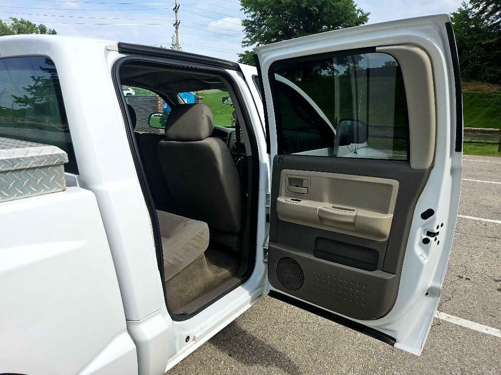 2005 Dodge Dakota Image 25